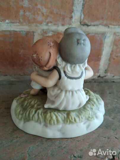 Статуэтка фарфоровая Enesco
