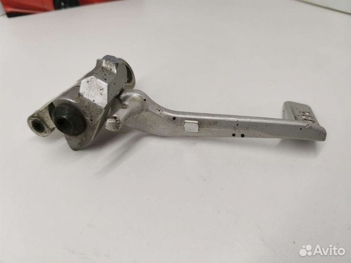 Лапка заднего тормоза