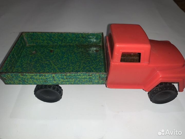 Грузовики игрушки ЗИЛ жесть и сокол СССР