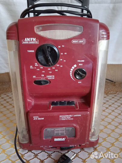Ретро радиоприёмник, кассетный маг. +фонарь