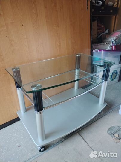 Тумбочка под телевизор стеклянная