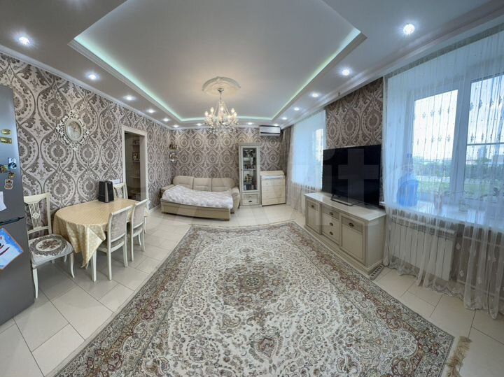 3-к. квартира, 85 м², 8/10 эт.