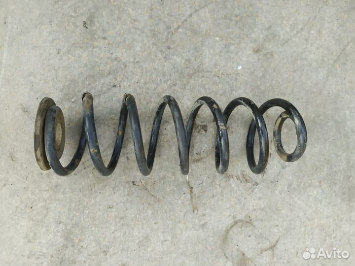 Пружина задняя Volkswagen Jetta 6 2014