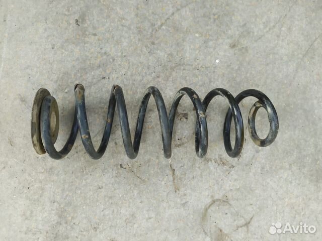 Пружина задняя Volkswagen Jetta 6 2014