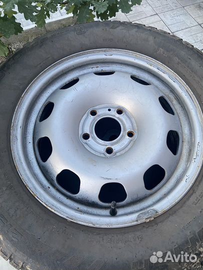 Зимняя резина 215/65 р16