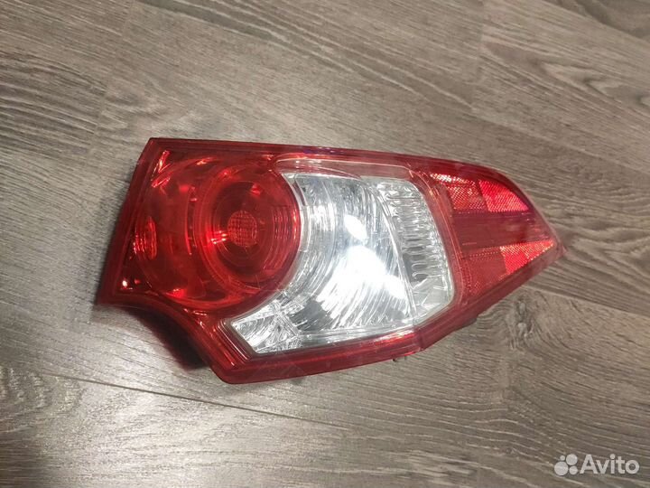 Продам фару задняя правая. Хонда Аккорд 8