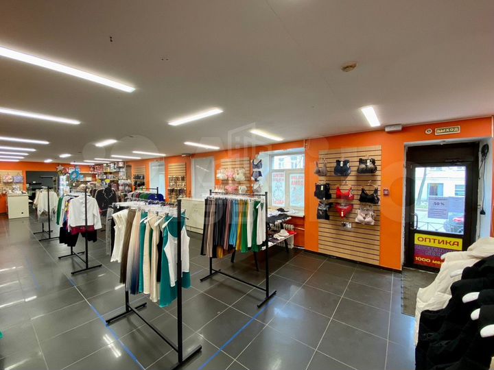 Продам торговое помещение, 226.5 м²