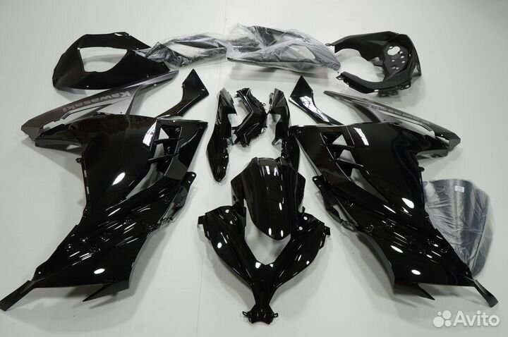 Комплект пластика на Kawasaki ninja 300 2013-2017