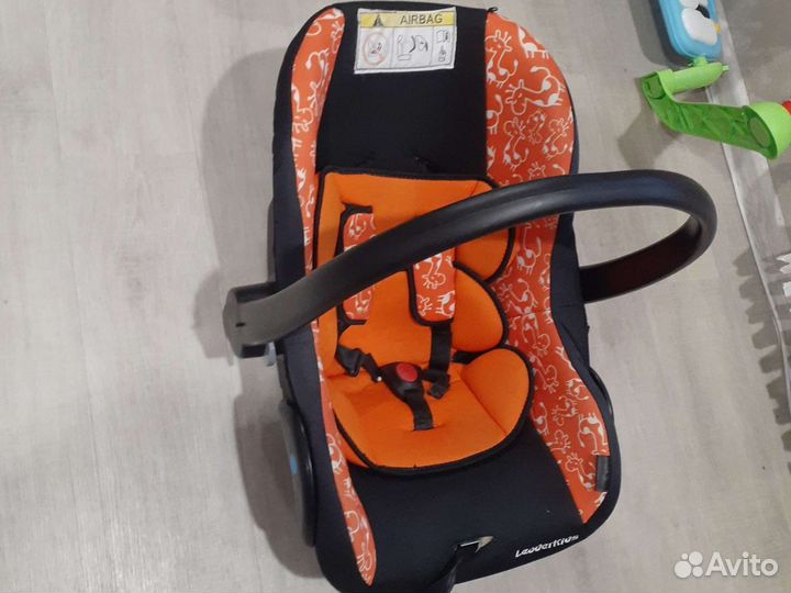 Продам автокресло