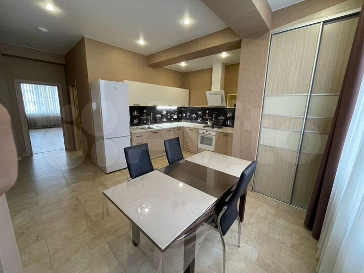 2-к. квартира, 85 м², 2/4 эт.