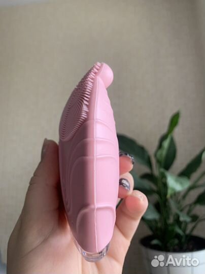 Массажная щетка для умывания Faberlic