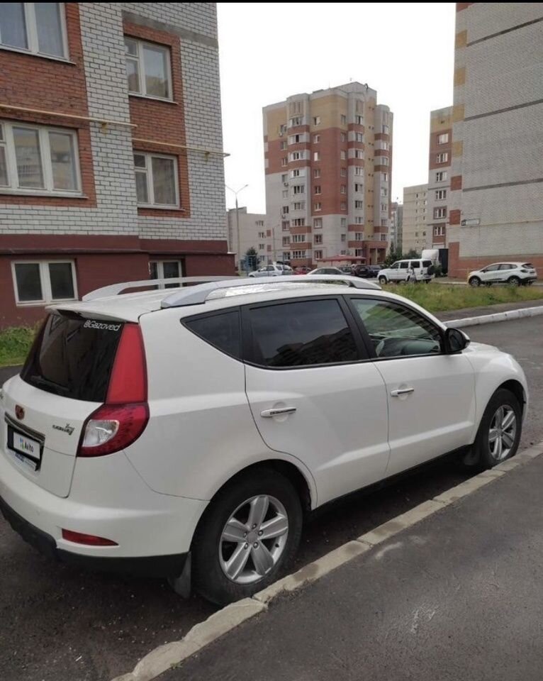 Geely Emgrand X7: фото владельца