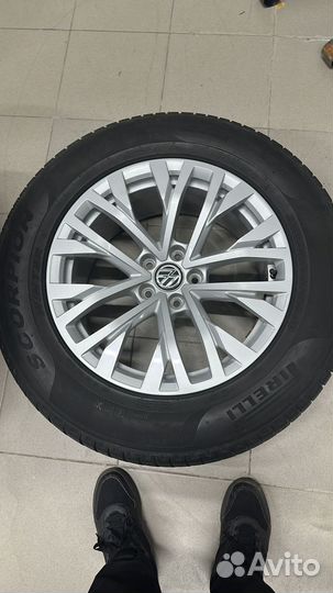 Зимние колеса в сборе r18 Volkswagen Touareg новый