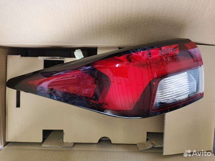 Фонарь задний левый Mitsubishi Outlander 4 2022