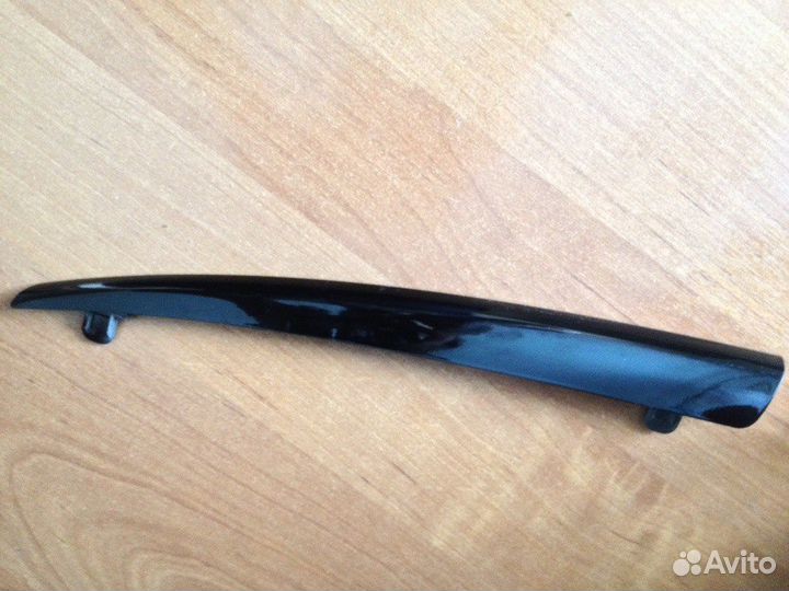 Накладка решетки радиатора левая Mazda 6