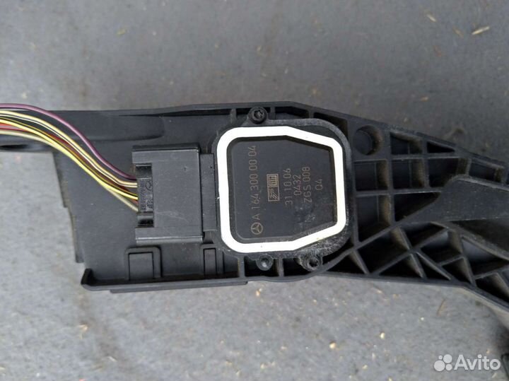 Педаль газа GL W164 Mercedes A1643000004