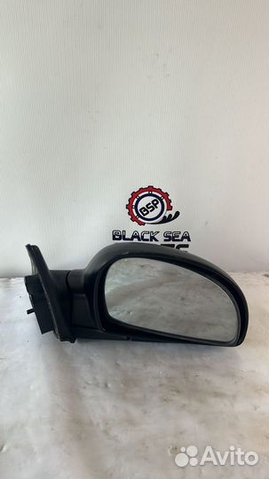 Зеркало правое на hyundai accent