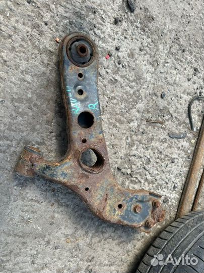 Рычаг передний правый Toyota Rav 4 2012