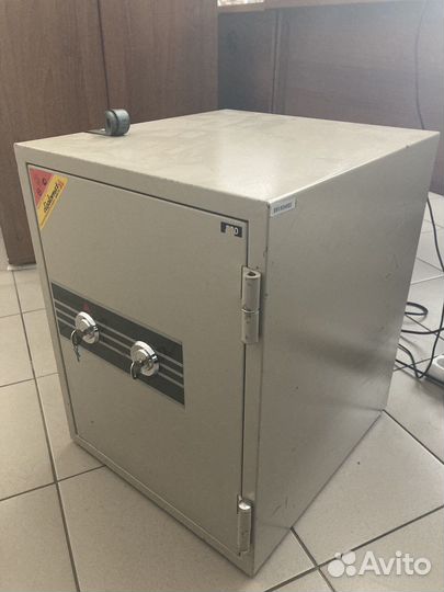 Сейф огнестойкий Diplomat 530