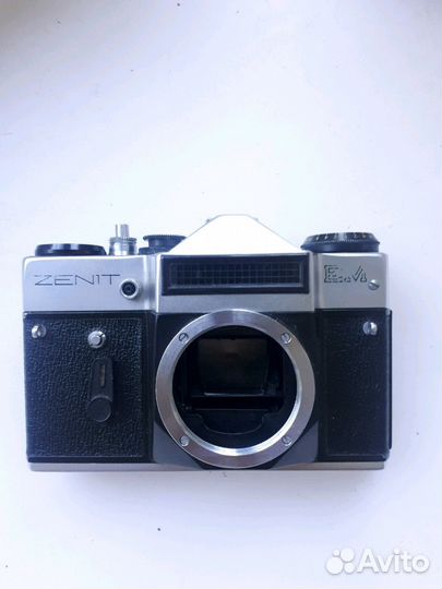 Фотоаппарат zenit EM.Объектив Helios-44mm