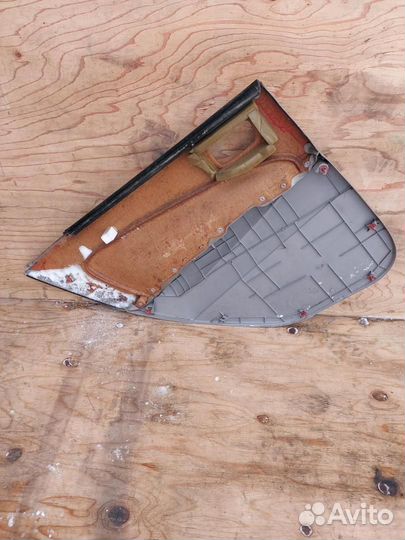 Обшивка двери задней правой Toyota Prius NHW11