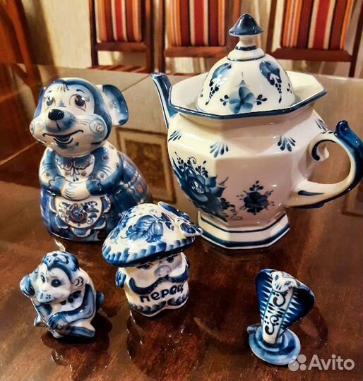 Чайник Гжель