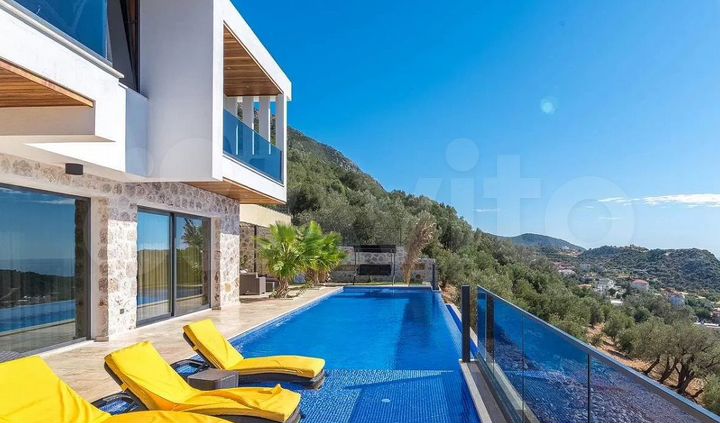 Дом 250 м² на участке 9 сот.