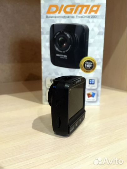 Видеорегистратор digma FreeDrive 200
