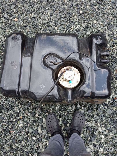 Топливный бак джип гранд чероке снасосом