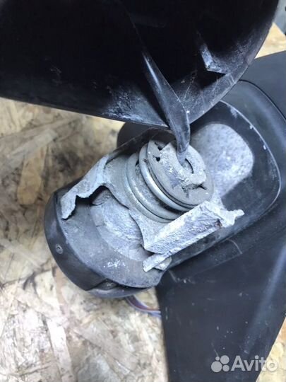 Зеркало левое Volkswagen Transporter T5 caravelle