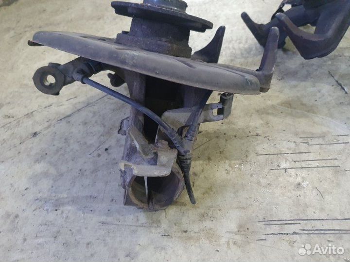 Кулак передний Audi A3 8P(5хб) 1.6 BSE 2004-2008