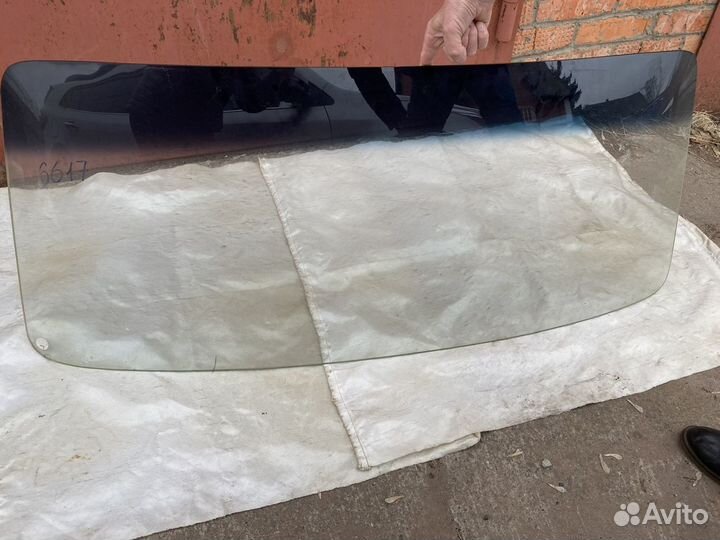 Стекло ветровое ваз 2121 Нива. Новое. С полосой