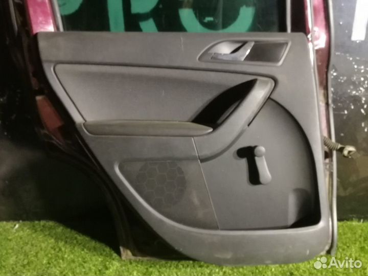 Обшивка двери задней левой Skoda Yeti