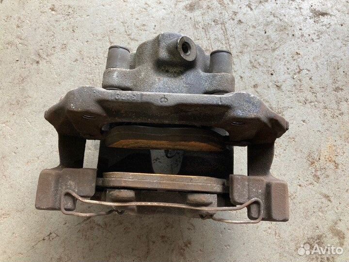 Суппорт передний правый Mercedes-Benz Slk-Class