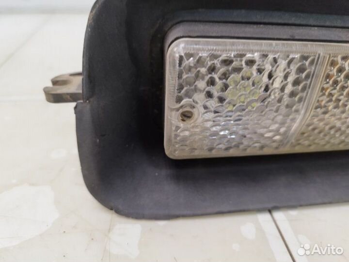 Поворотник передний левый Лада 2121