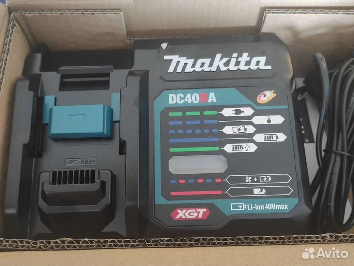 Зарядное устройство Makita