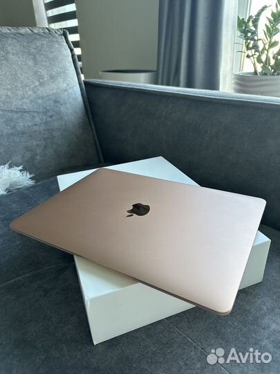 Мак бук air 13 м1