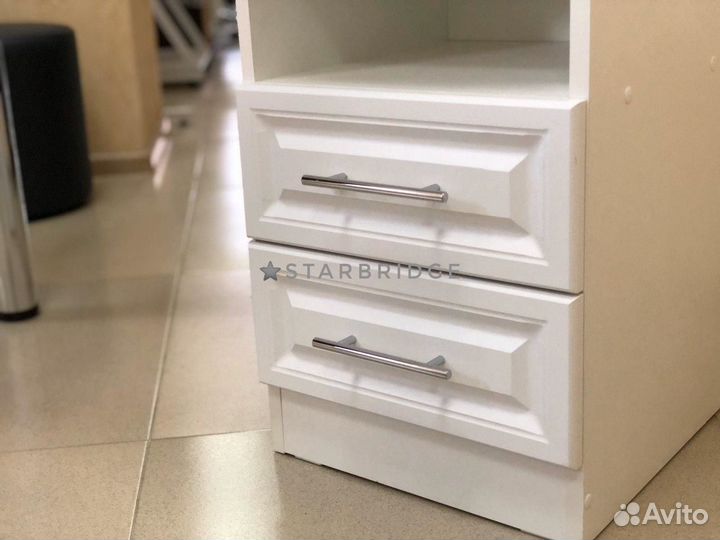 Стол маникюрный складной