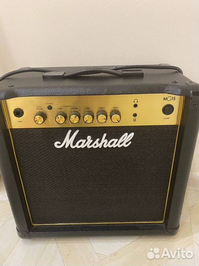 Электрогитара Fender с комбо усилителем Marshall