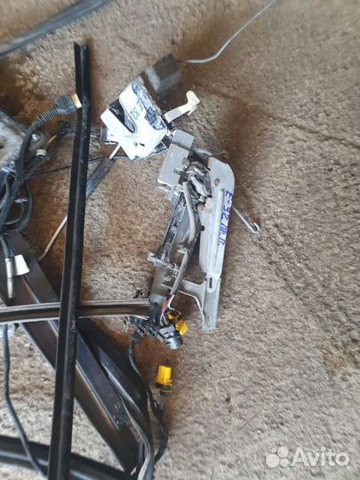 Стеклоподьемник правый на бмв е32.е34.е38