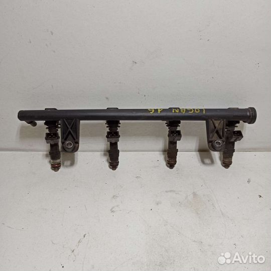 Топливная рампа + форсунки Renault Logan 1.6 k7m