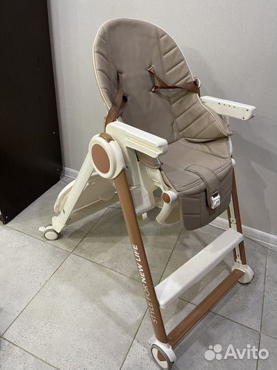 Стульчик для кормления Happy Baby Berny v2