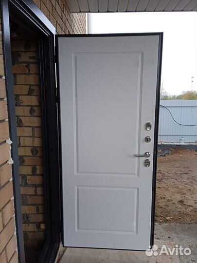 Двери металлические с терморазрывом для дома