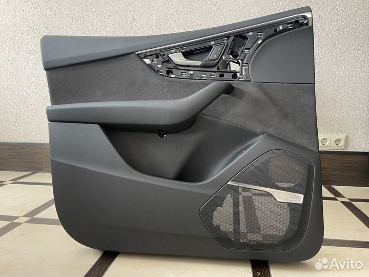 Обшивки дверей на Ауди Q7 2018г