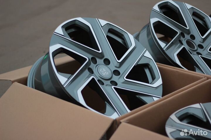 Летний комплект колес R21 Toyota Land Cruiser 300