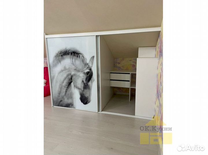 Черный шкаф