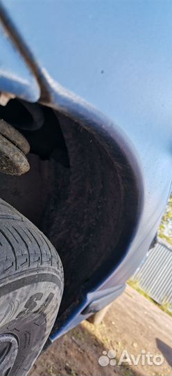 Крыло левое правое Dodge Caravan 3