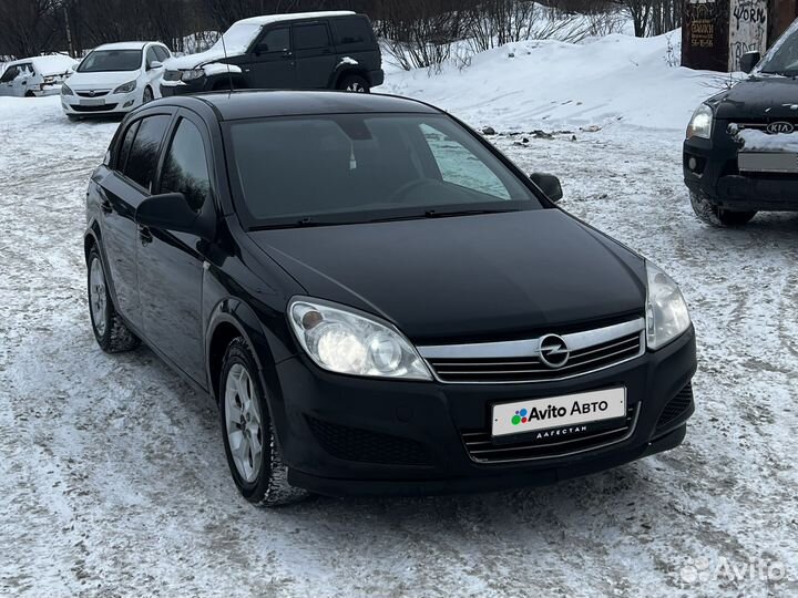 Opel Astra 1.6 МТ, 2012, 235 000 км