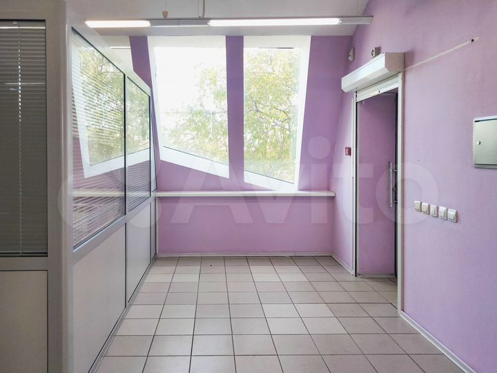 В нежилом здании/кабинеты+open space