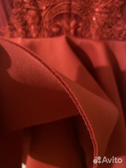 Коктельное платье с пышной юбкой